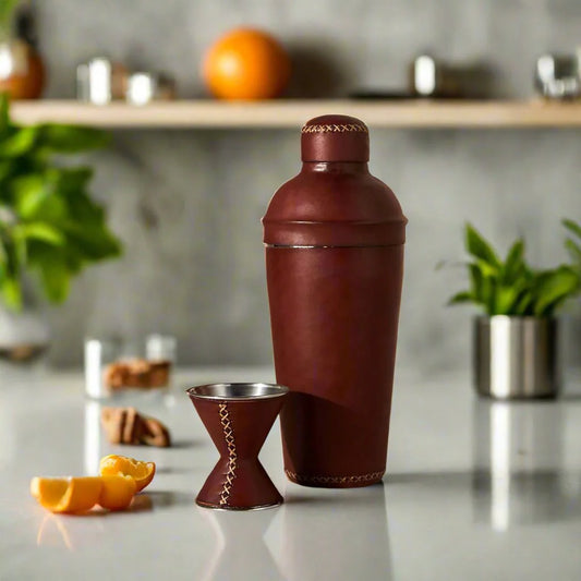 Coctelera Leather Cocktail Shaker & Jigger Set