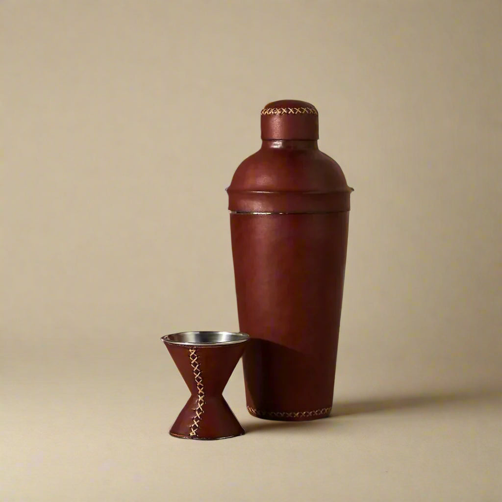 Coctelera Leather Cocktail Shaker & Jigger Set