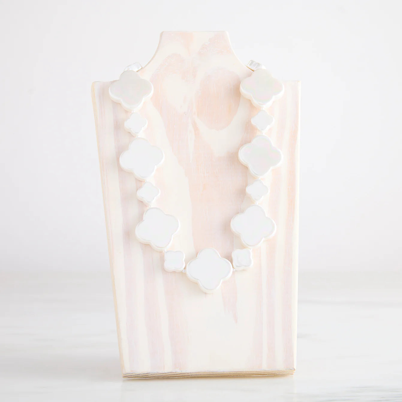 Mother of Pearl Clover Cooling Necklace