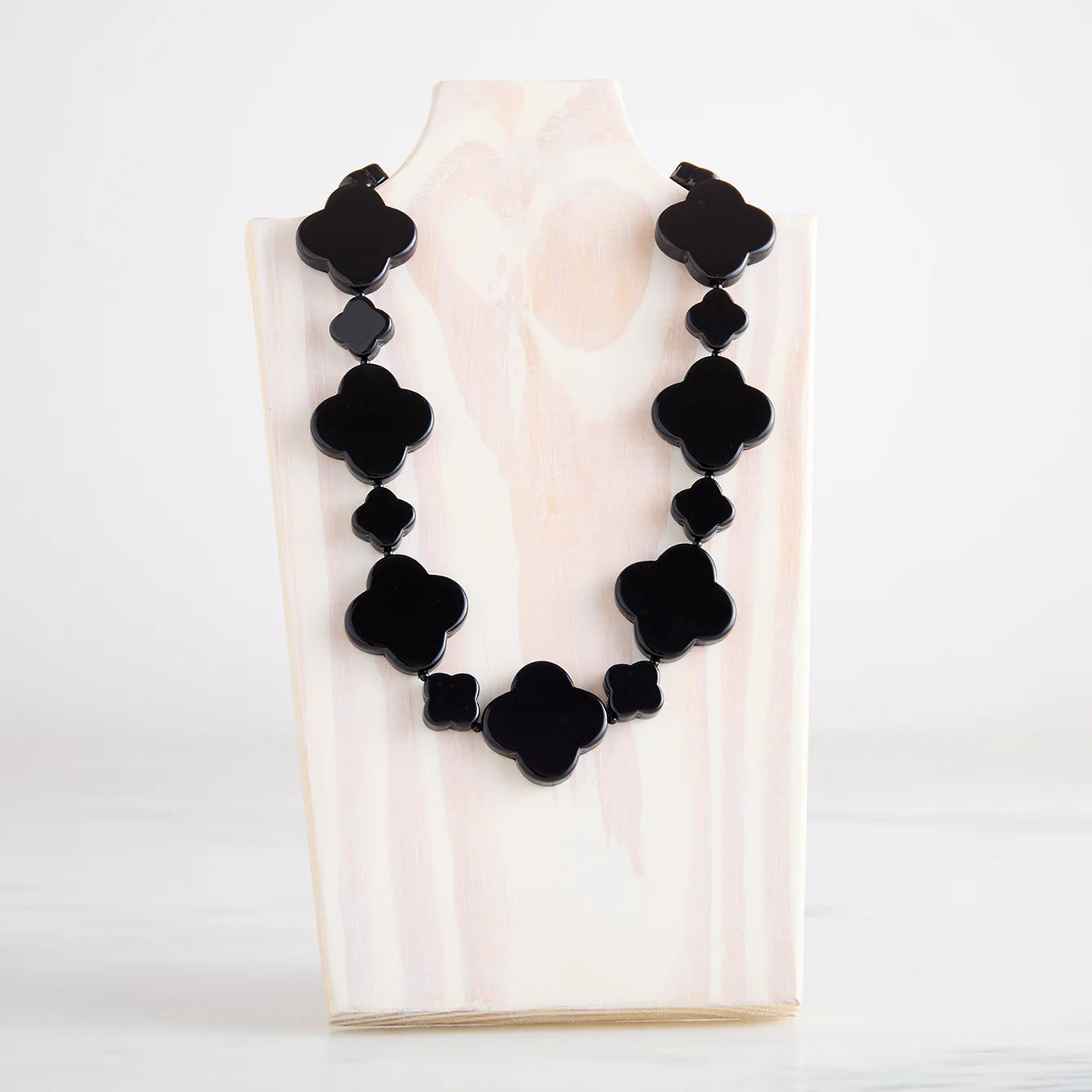Midnight Clover Cooling Necklace