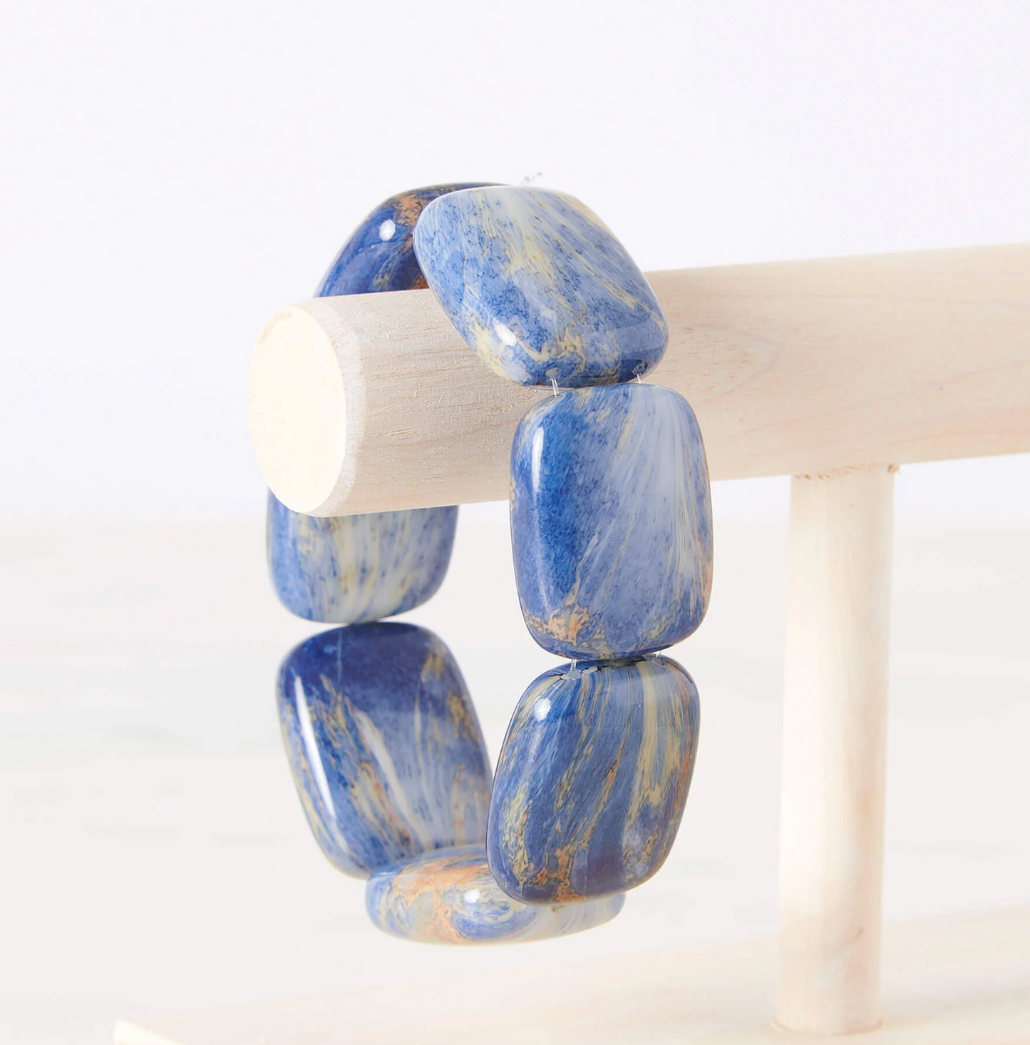 Hot Girl Pearls Chicklet Bracelet in Blue Lapis