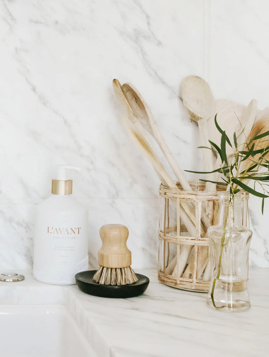 L'Avant Collective Fresh Linen Natural Dish Soap 16 oz,