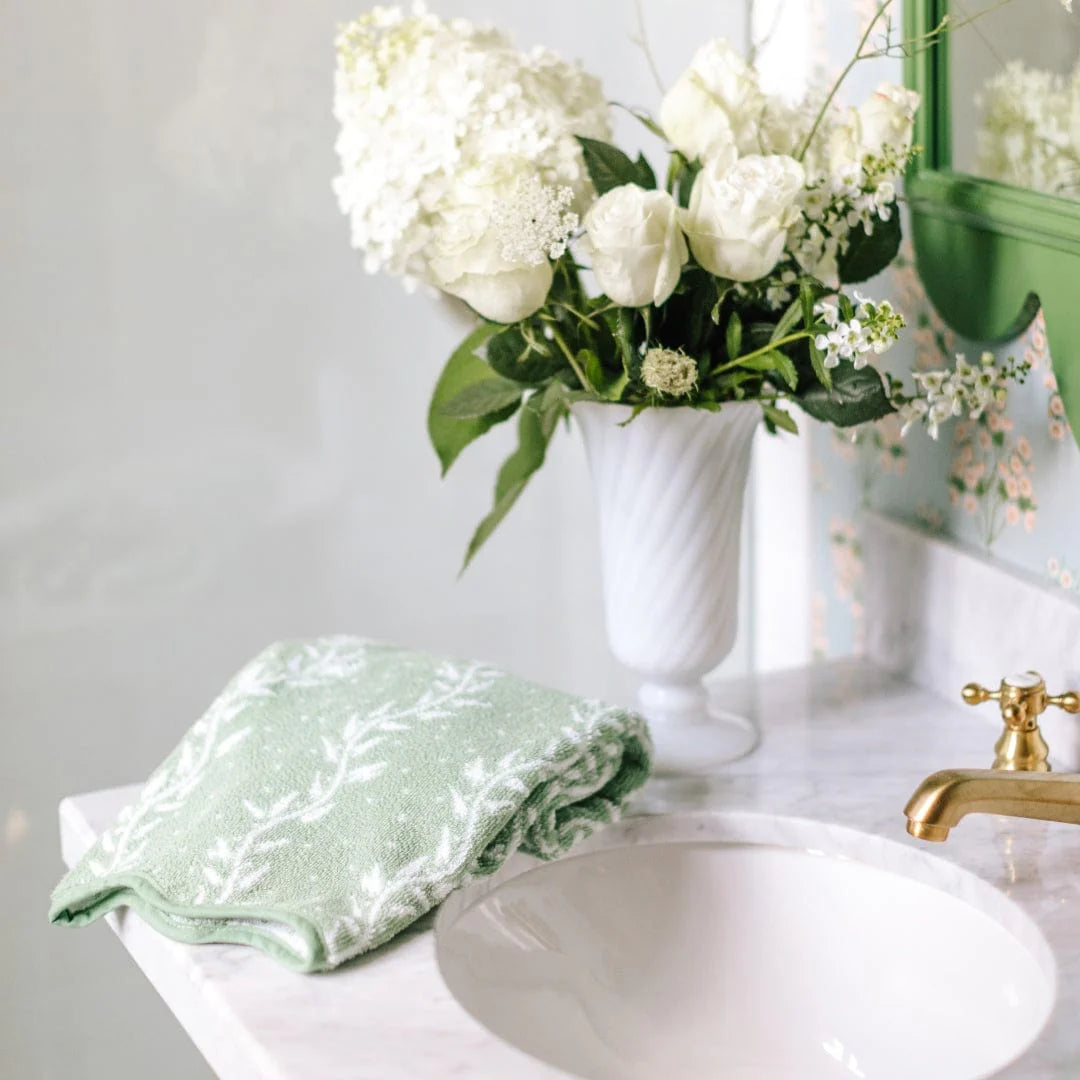 Pair of Scalloped Hand Towels in Willow