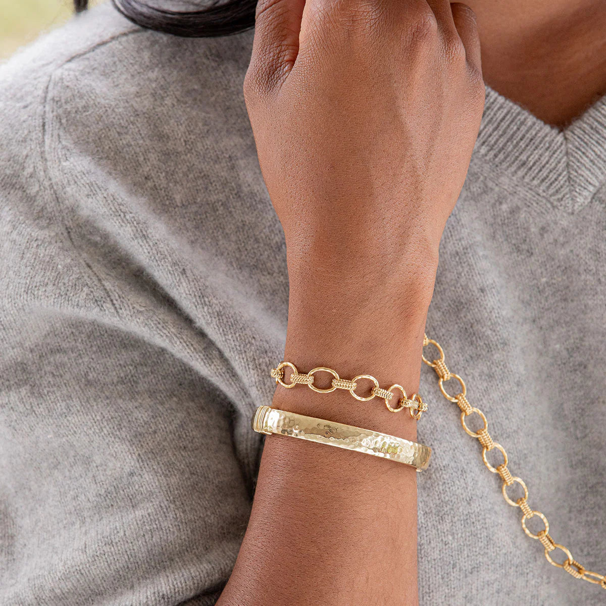 Cleopatra Small Link Bracelet in Hammered Gold, Capucine de Wulf
