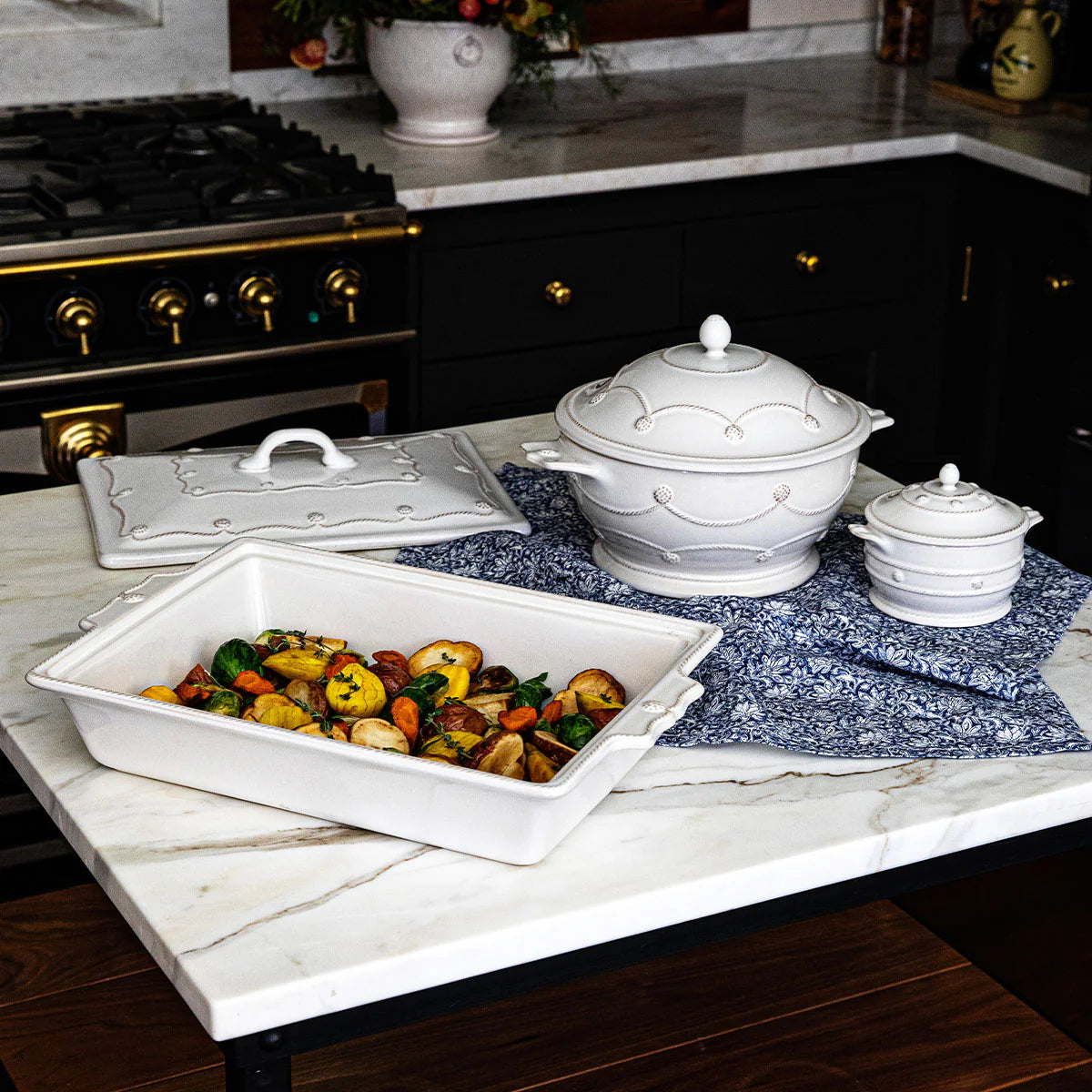 Juliska Berry & Thread Whitewash Lidded 13" Rectangular Baker