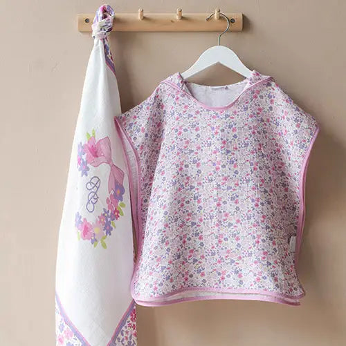 Muslin Poncho in Tiny Flowers (Pink) | Atelier Babbi
