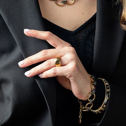 SIZE 8 Cleopatra Ring Band in Gold, Capucine de Wulf