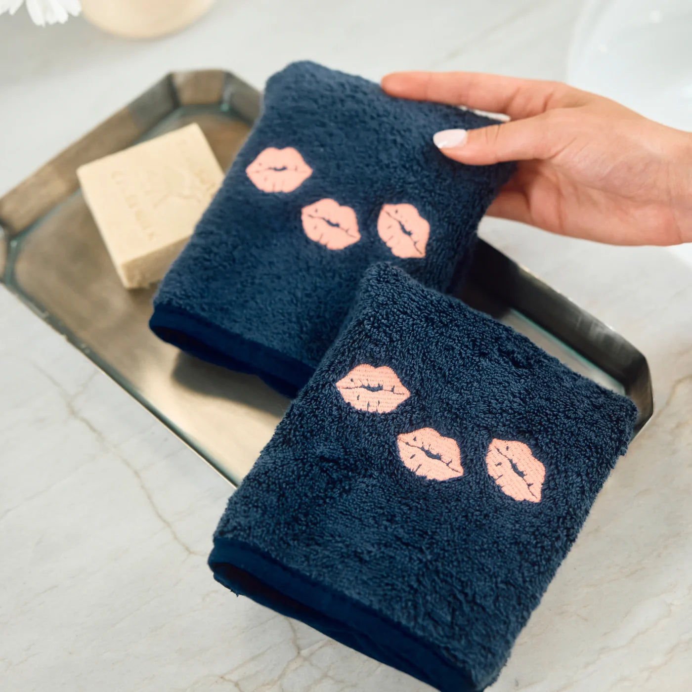 Coral Kiss Makeup Face Cloths Set