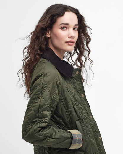 Barbour Women's Beadnell Polarquilt in Olive