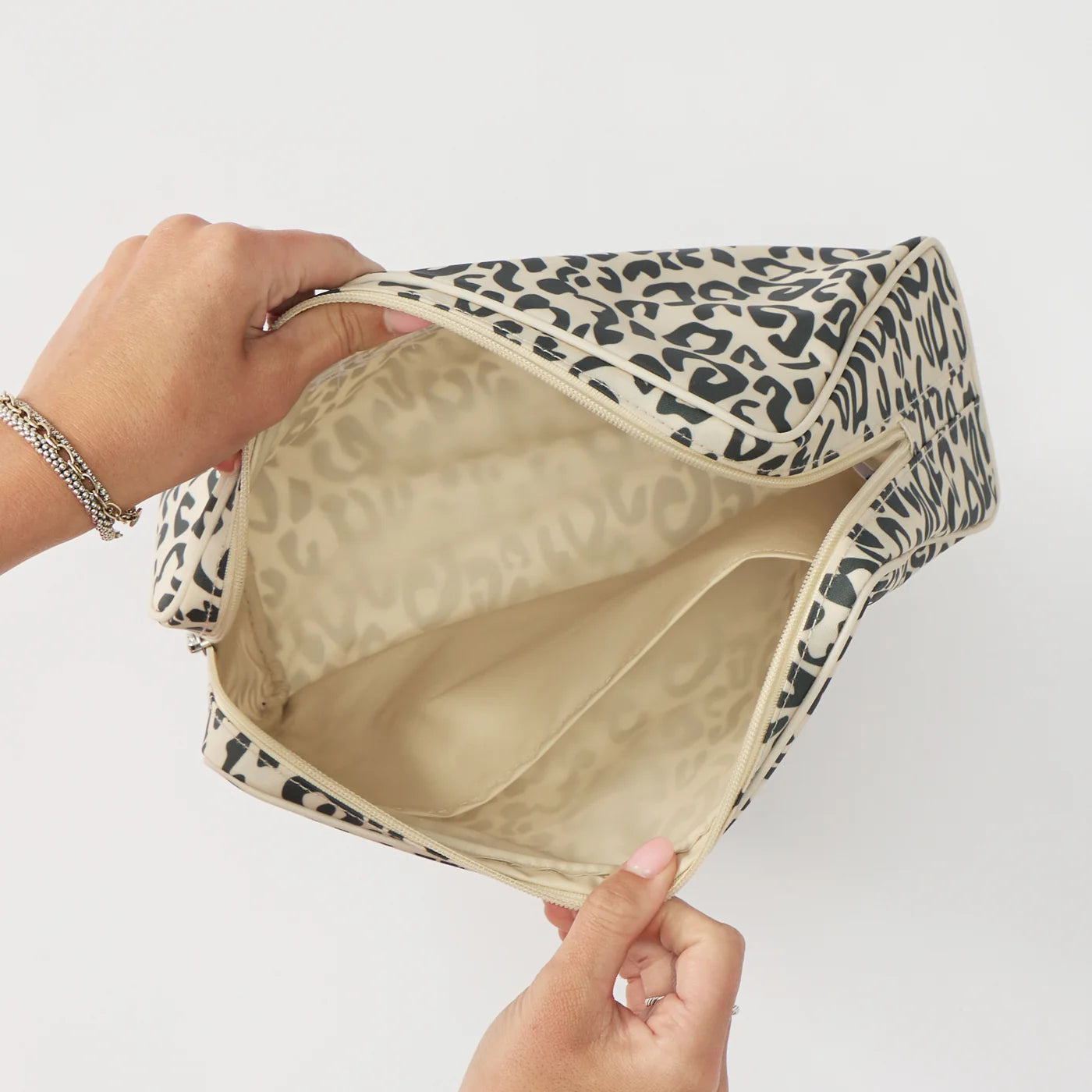 Patterned Toiletry Bag in Leopard