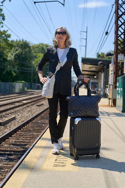 Black Quilted HydroTote | WanderFull