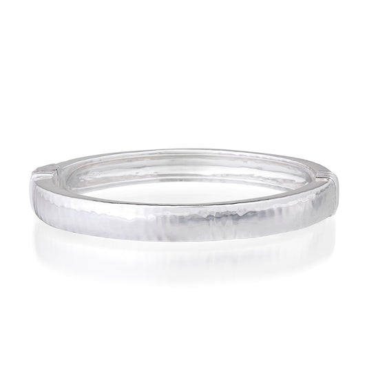 Cleopatra Oval Hinged Bangle in Silver, Capucine de Wulf
