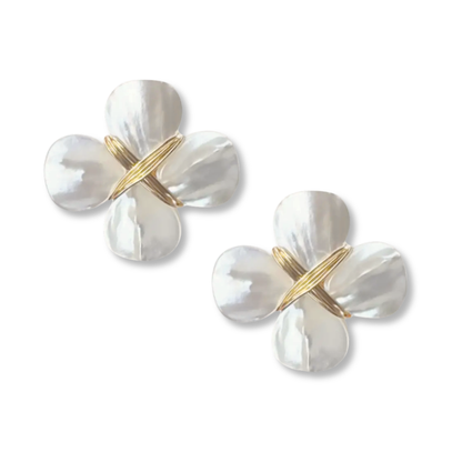 Pair of earrings with white母贝和金色交叉线