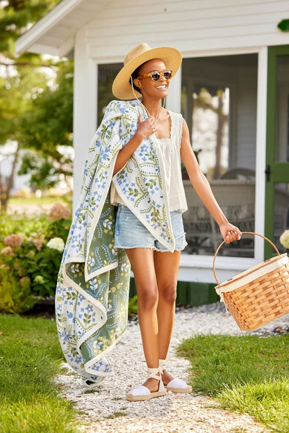 Chappy Wrap Farmhouse Flowers Blanket