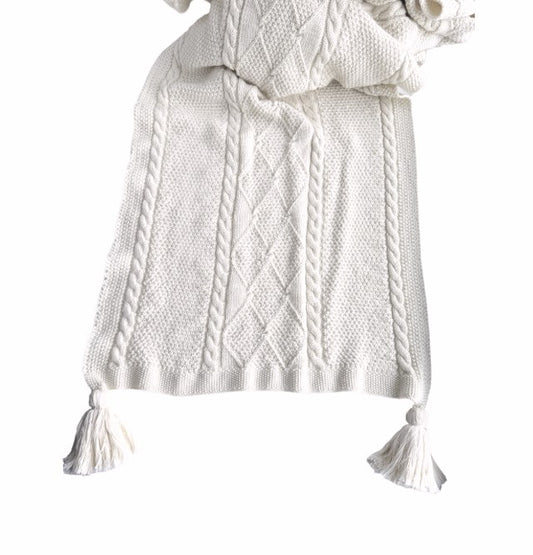 Juliska Berry & Thread Ivory Cable Knit 18" x 108 Table Runner