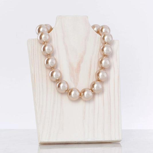 Hot Girl Pearls Necklace in Champagne Pearl