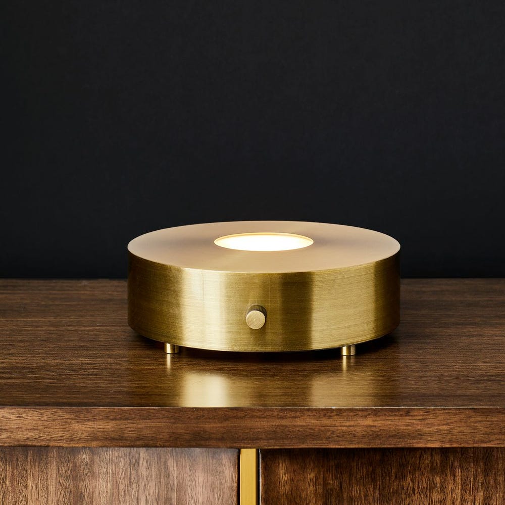 Round Brass Lighted Plateau Lamp