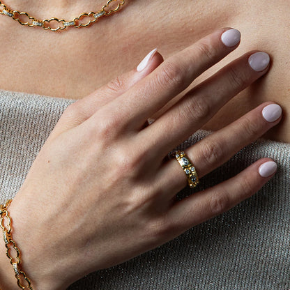 SIZE 8 Maharani Hammered Ring in Gold with Clear Cubic Zirconia, Capucine de Wulf