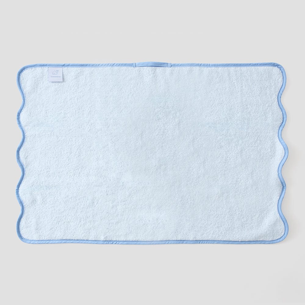 Pair of Scalloped Hand Towels in Blue