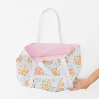 Lulie Wallace Hat Holding Tote Bag in Savannah