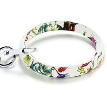 Load image into Gallery viewer, Oventure Leather Big O Key Ring - White Floral